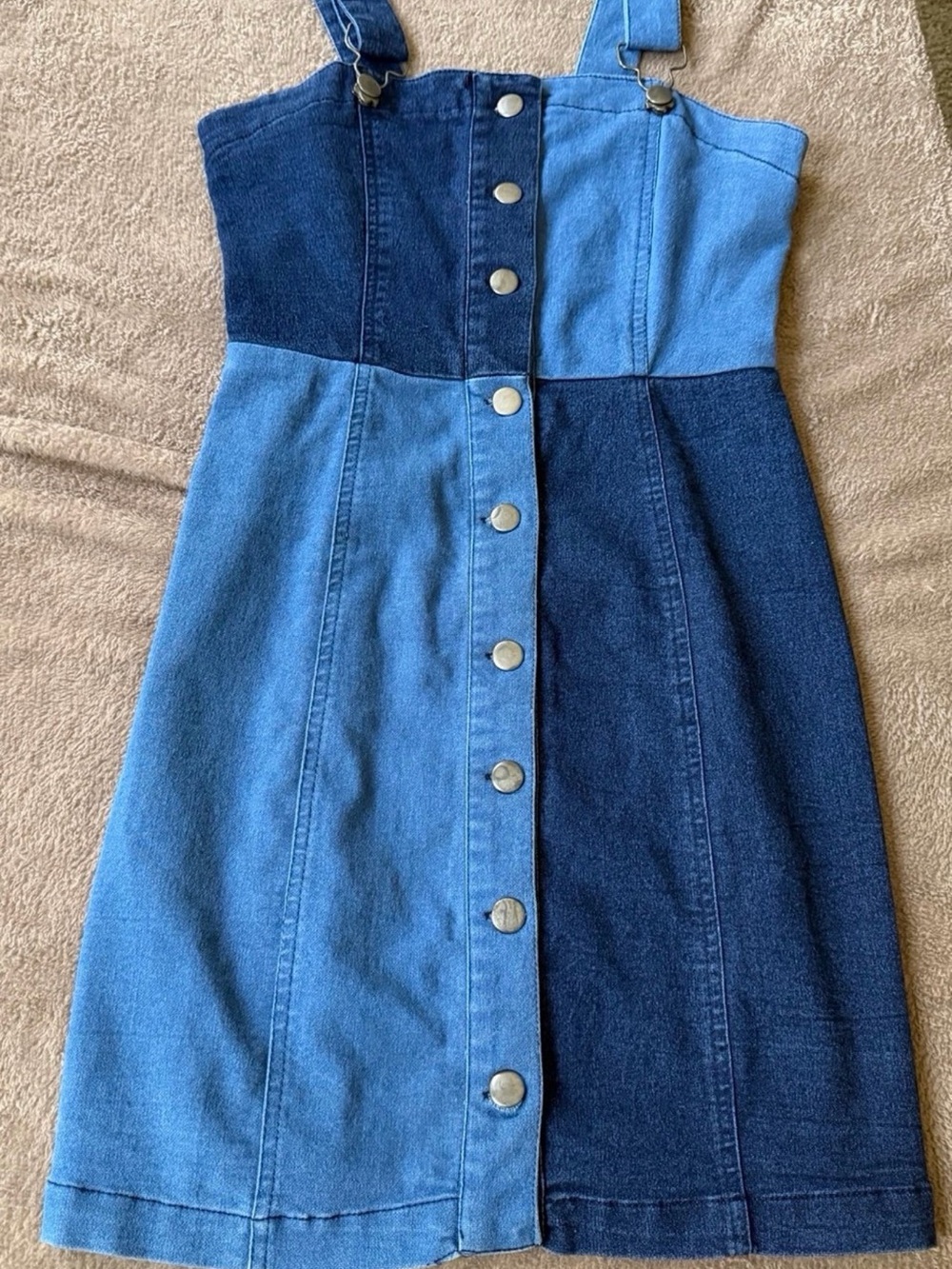 Derek Heart
Colorblock Denim
Overall Dress - Size S